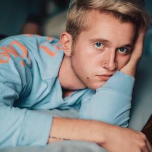 Meet your Posher, Hunter